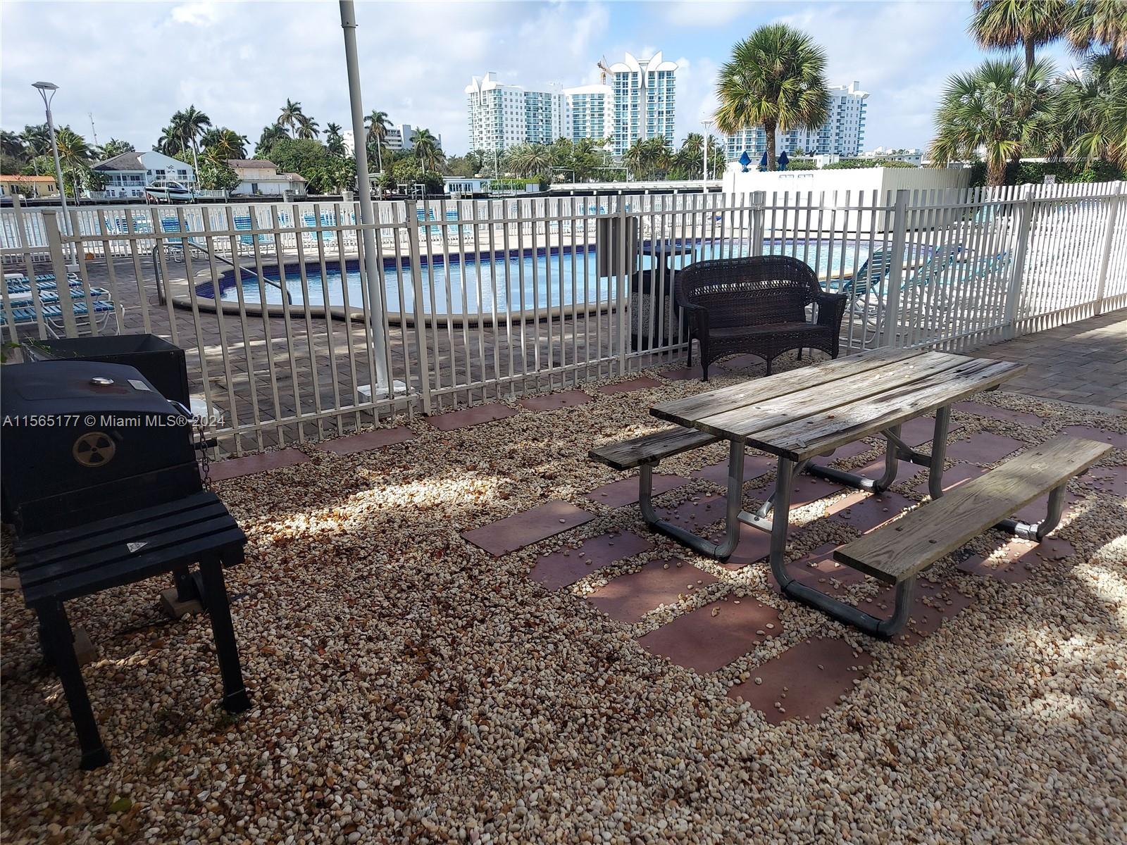 1455 N Treasure Dr # 7F