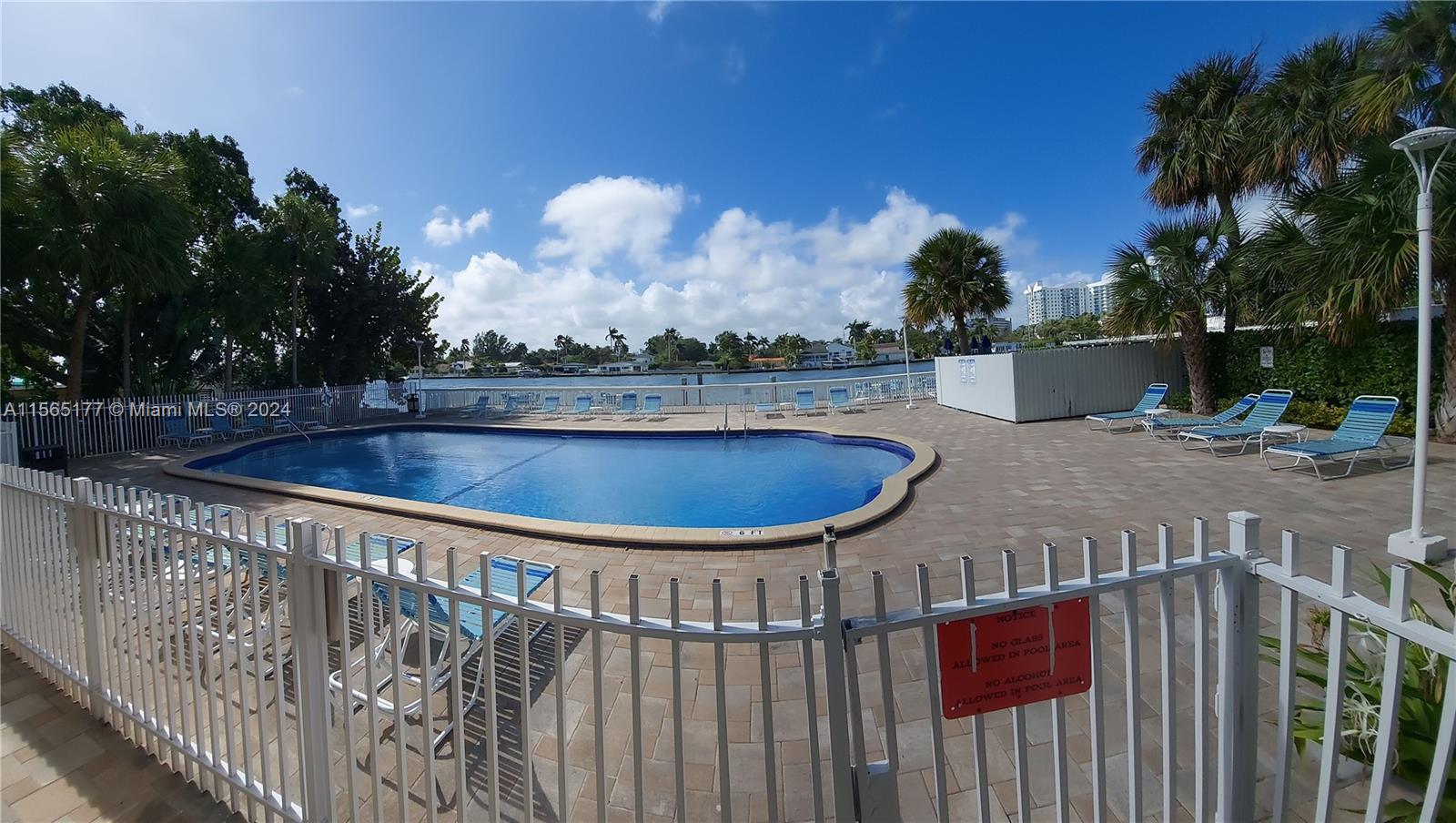 1455 N Treasure Dr # 7F