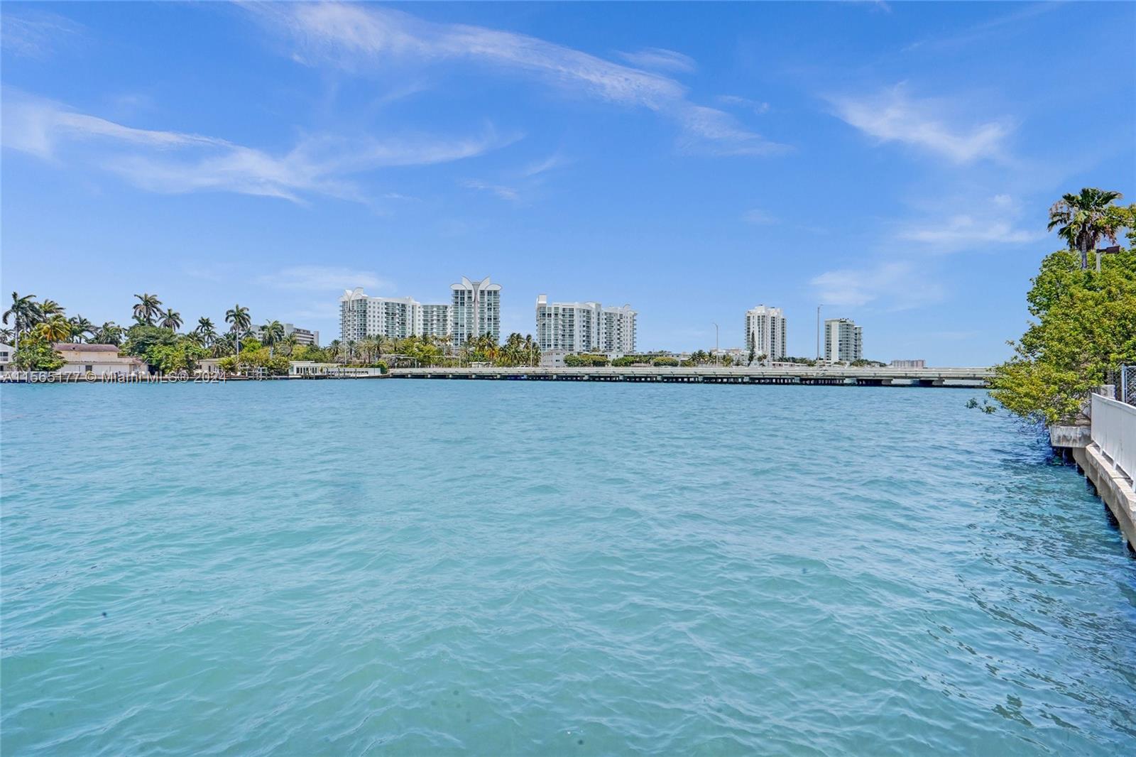 1455 N Treasure Dr # 7F