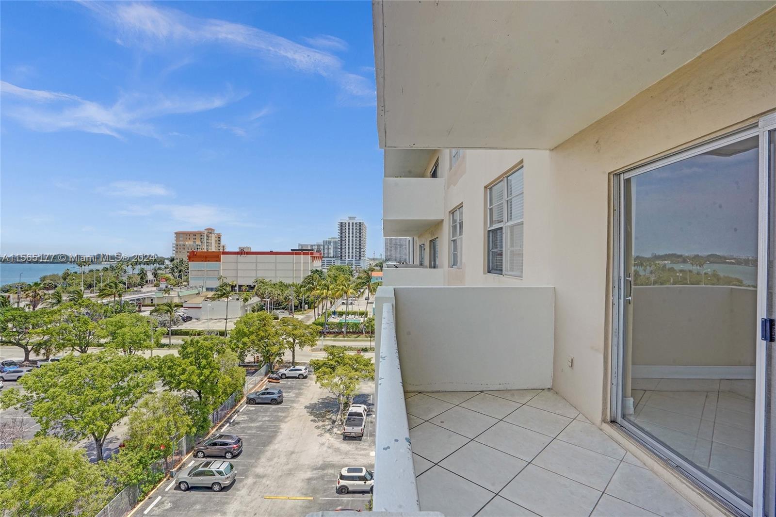 1455 N Treasure Dr # 7F