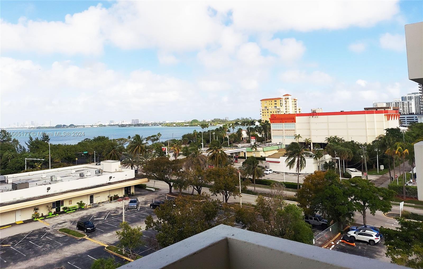 1455 N Treasure Dr # 7F