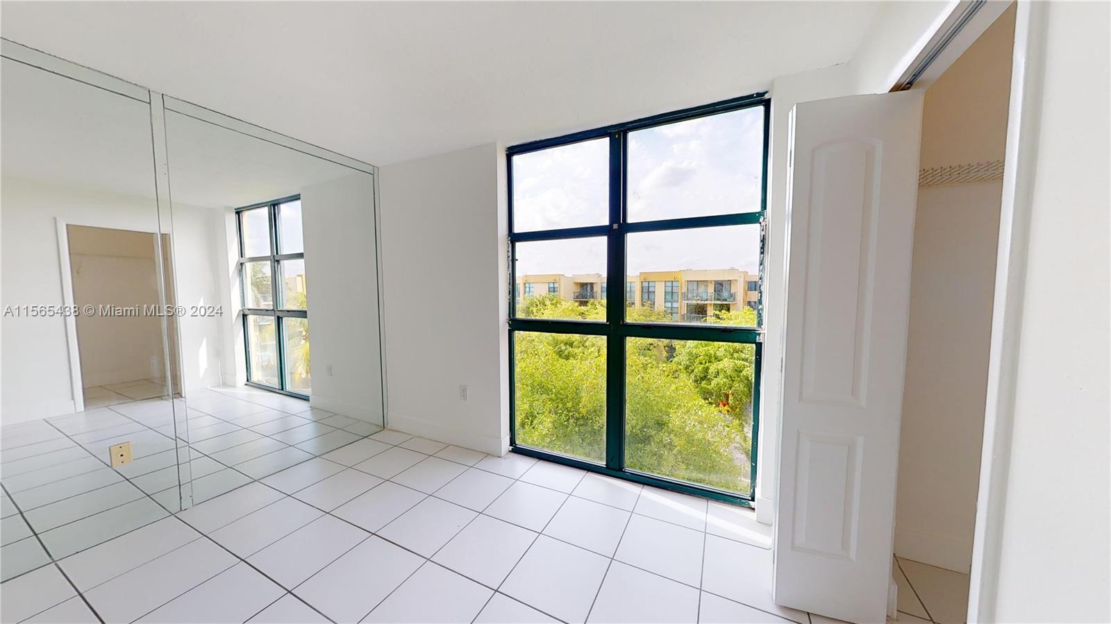 11790 SW 18th St # 3 Unit: 528-3