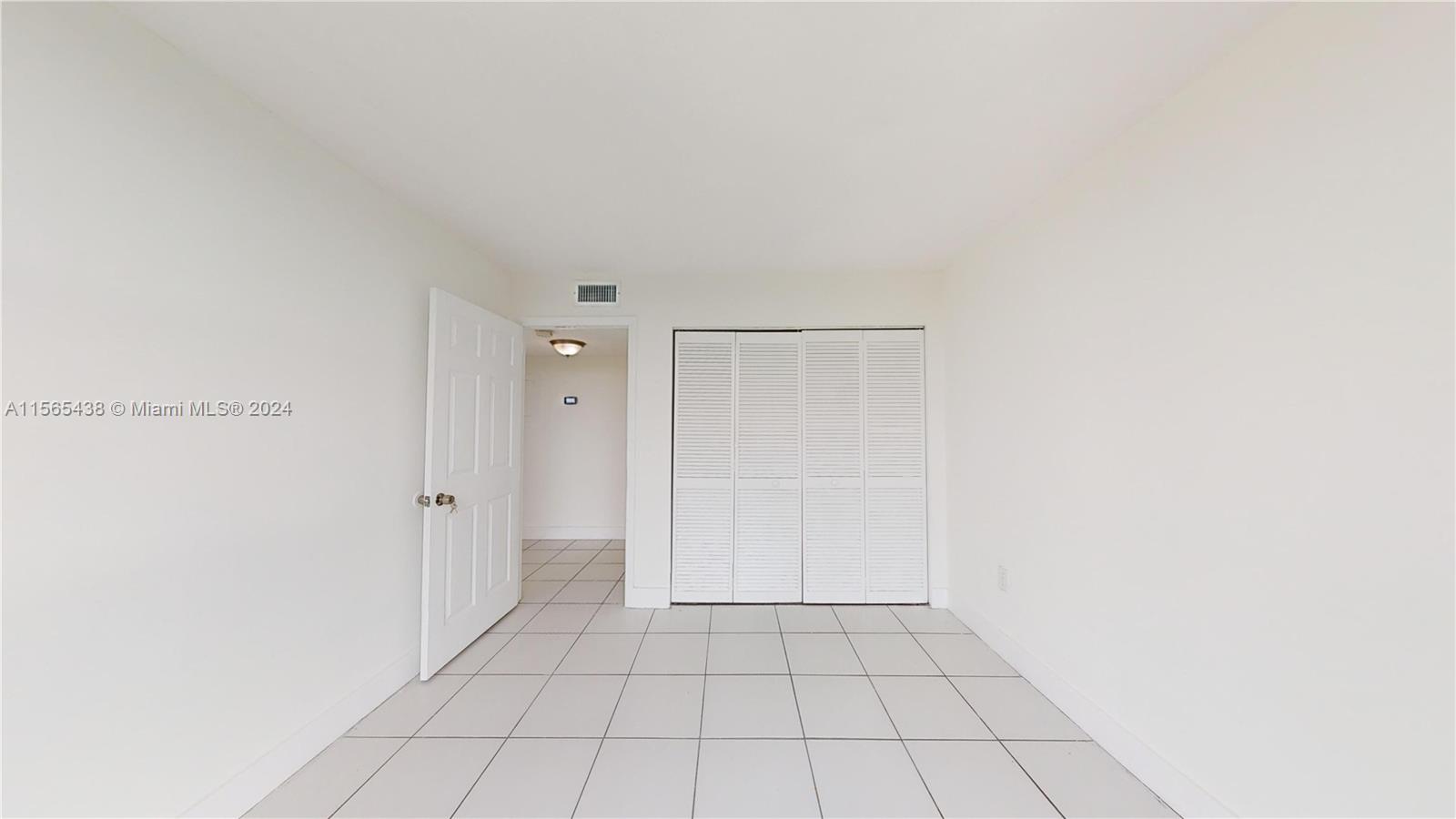 11790 SW 18th St # 3 Unit: 528-3