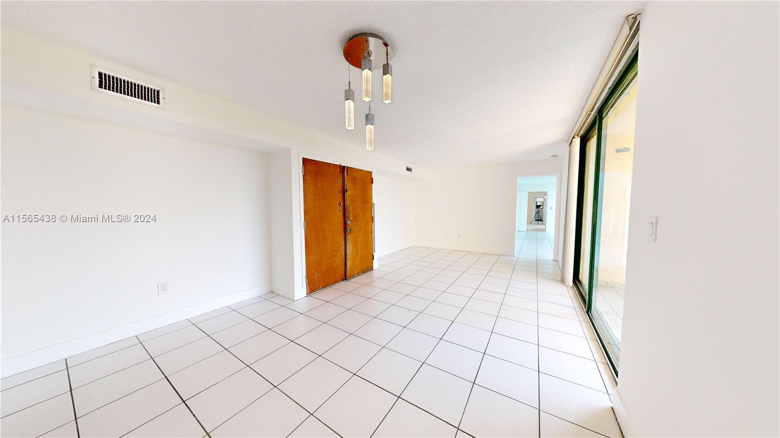 11790 SW 18th St # 3 Unit: 528-3