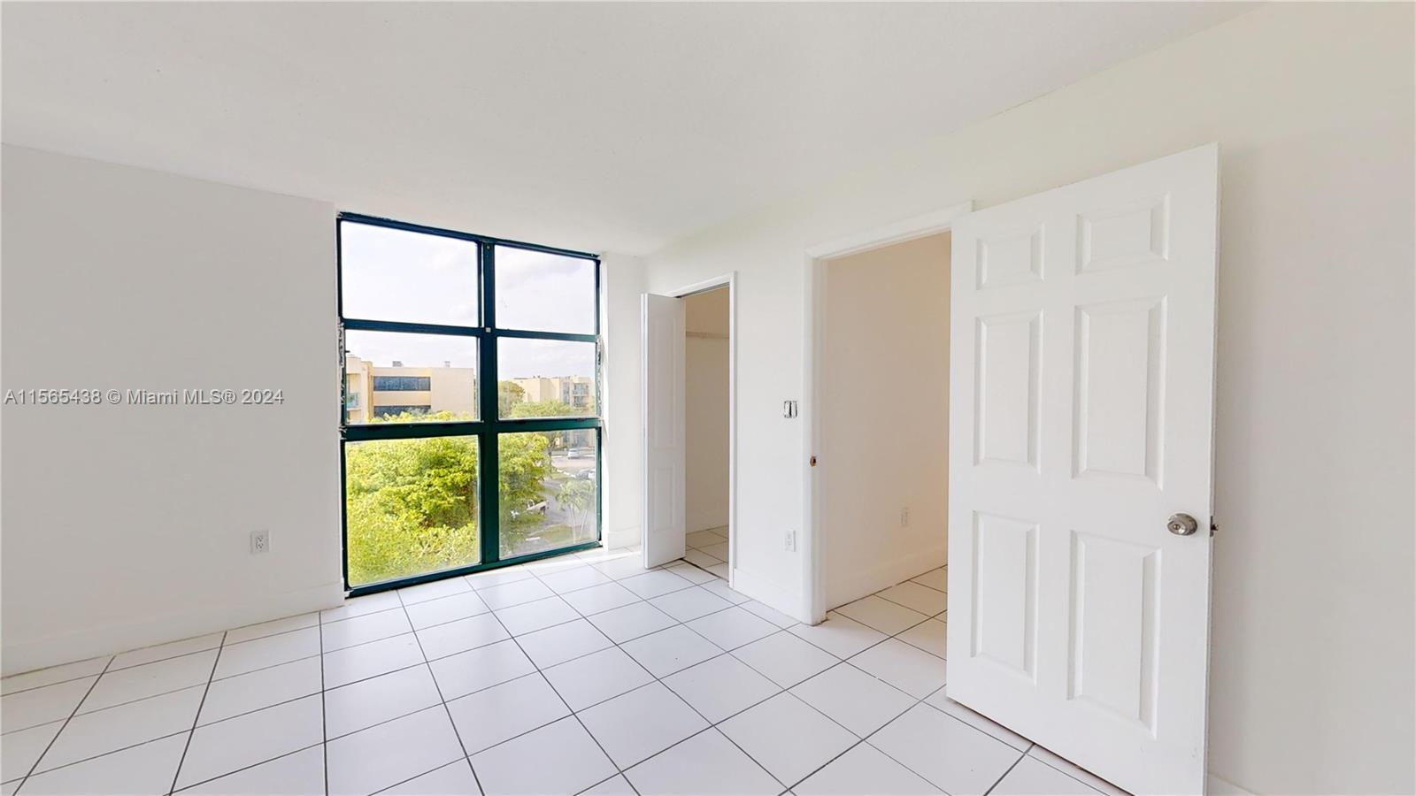 11790 SW 18th St # 3 Unit: 528-3