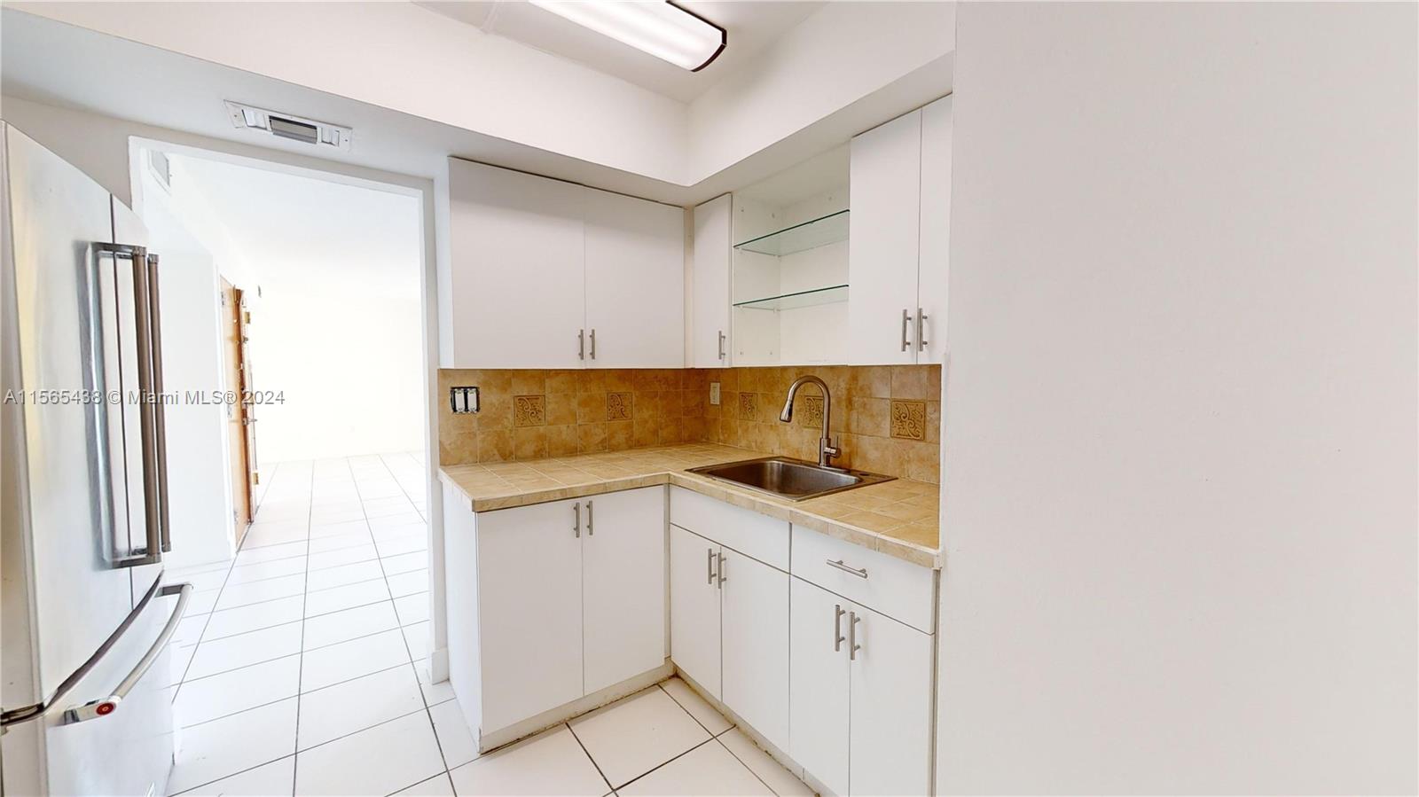 11790 SW 18th St # 3 Unit: 528-3