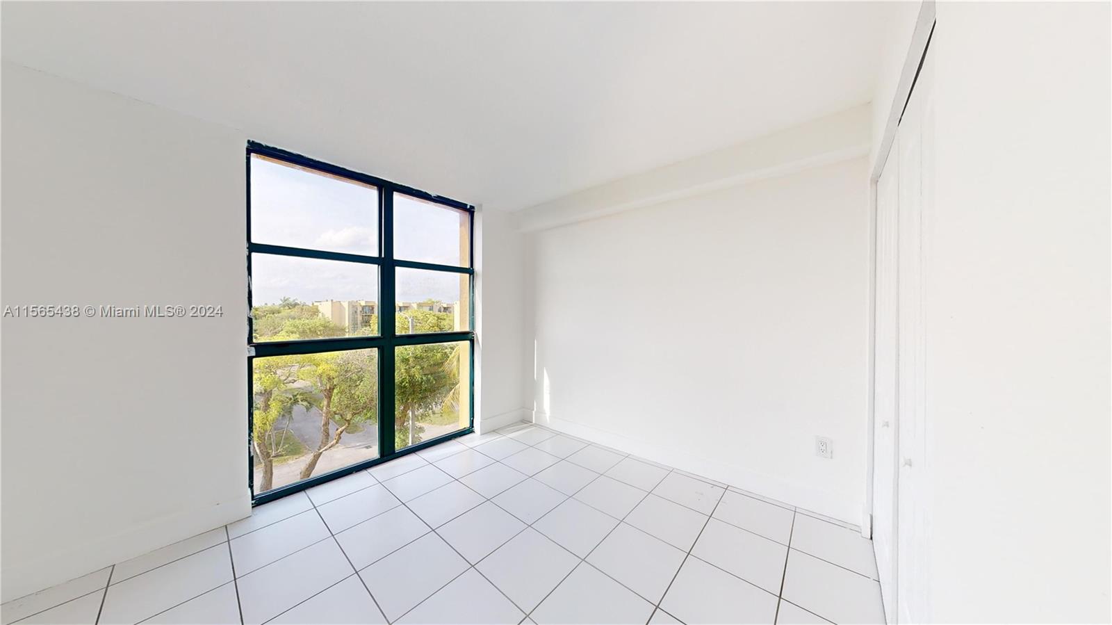 11790 SW 18th St # 3 Unit: 528-3