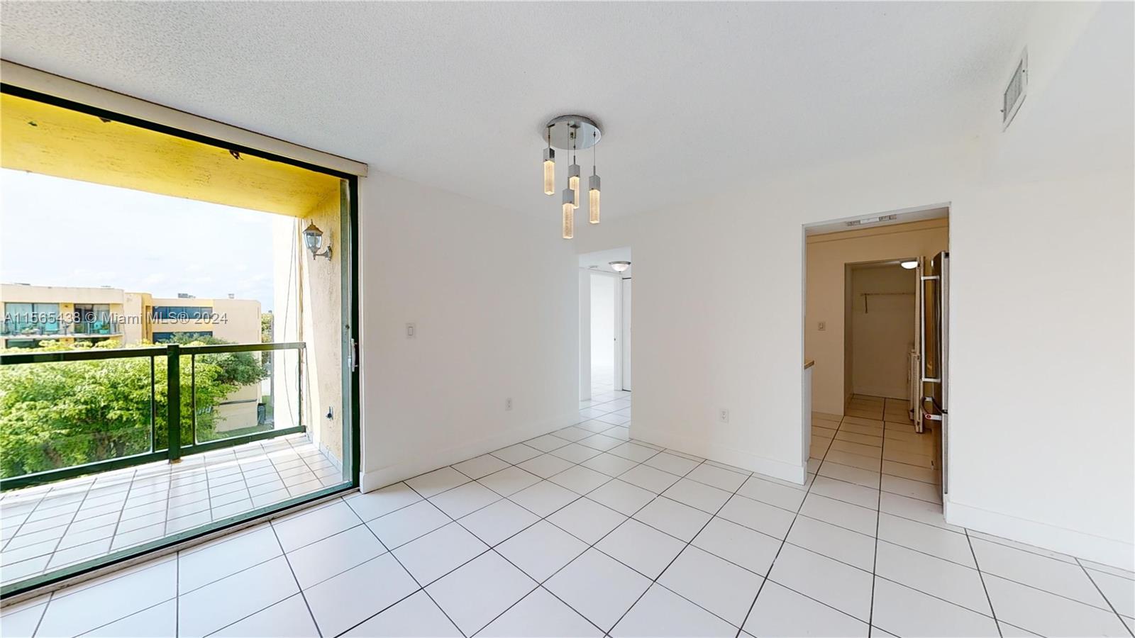 11790 SW 18th St # 3 Unit: 528-3