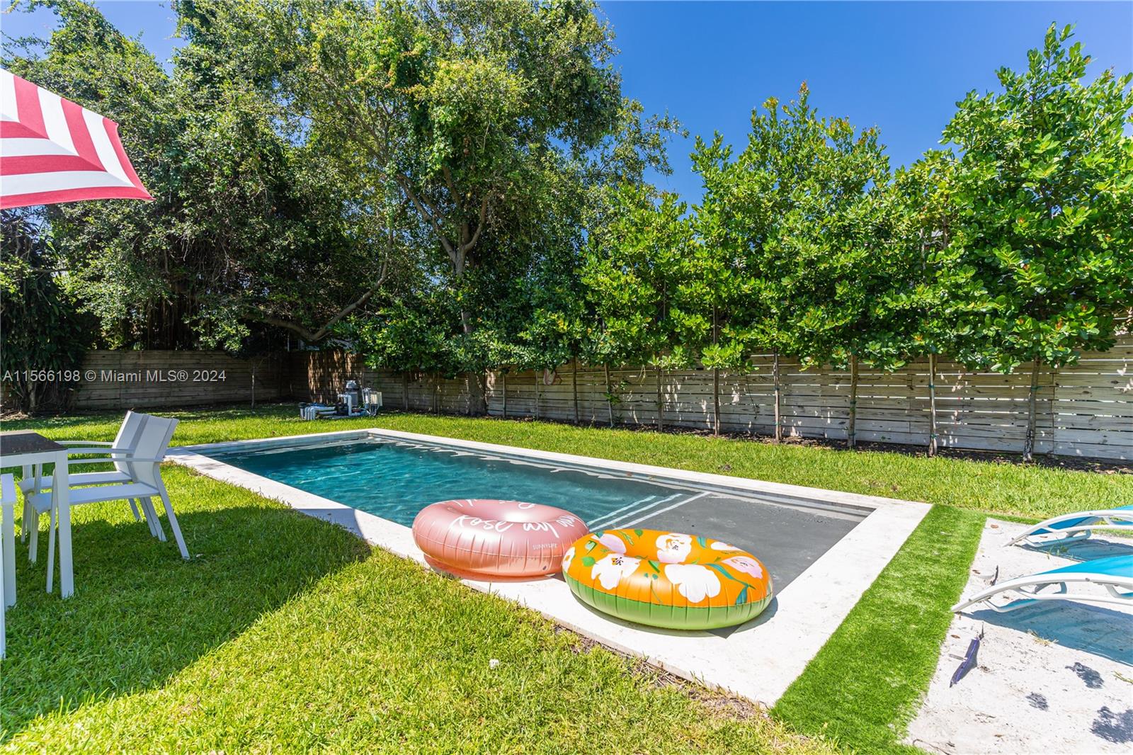 15 NW 52nd St