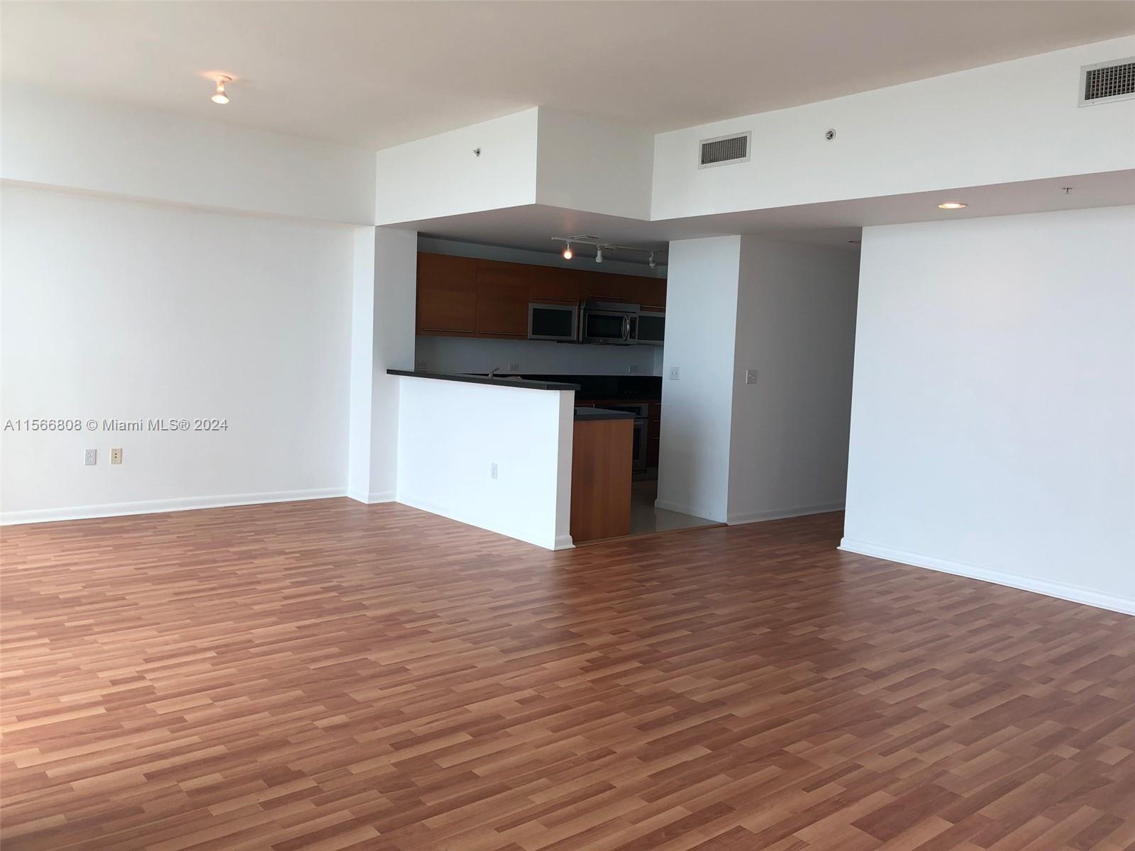 253 NE 2nd St # 4207