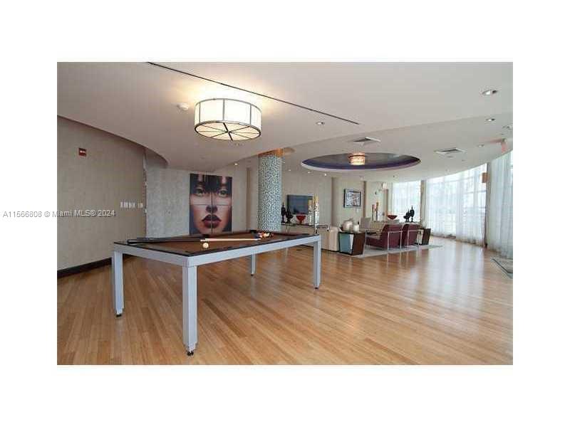 253 NE 2nd St # 4207