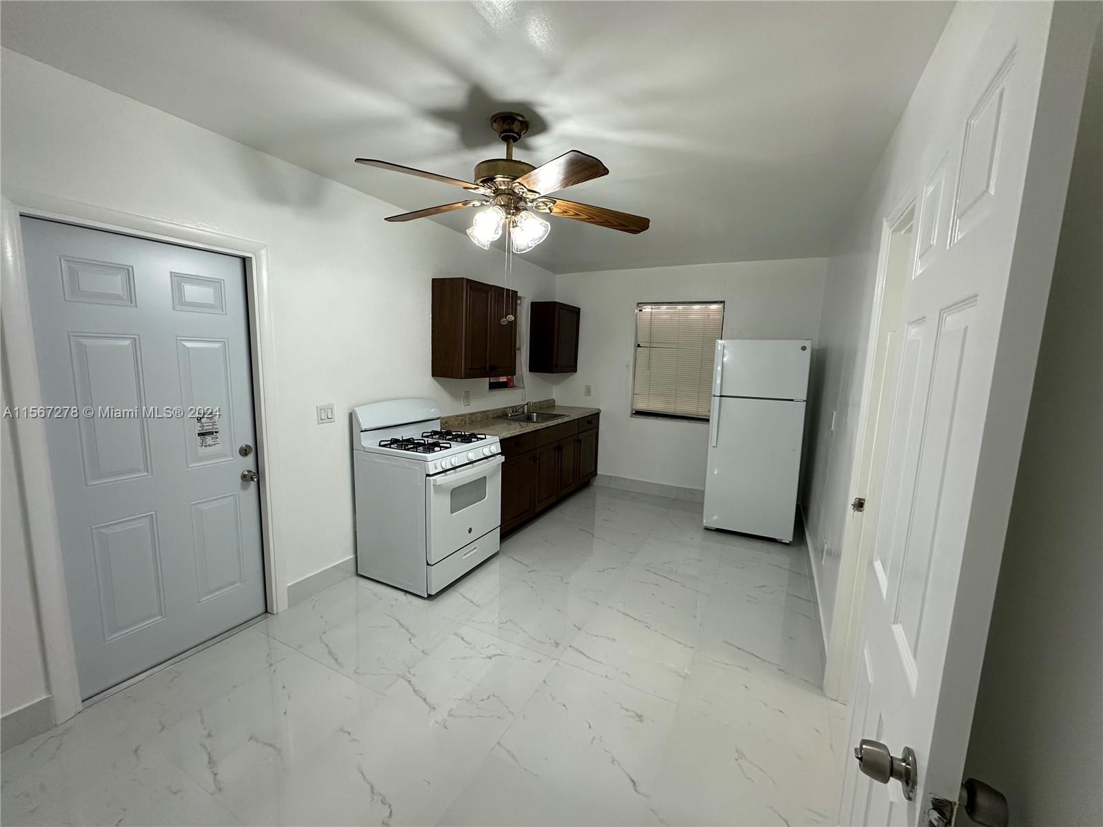 19331 SW 116th Ave Unit: Efficiency