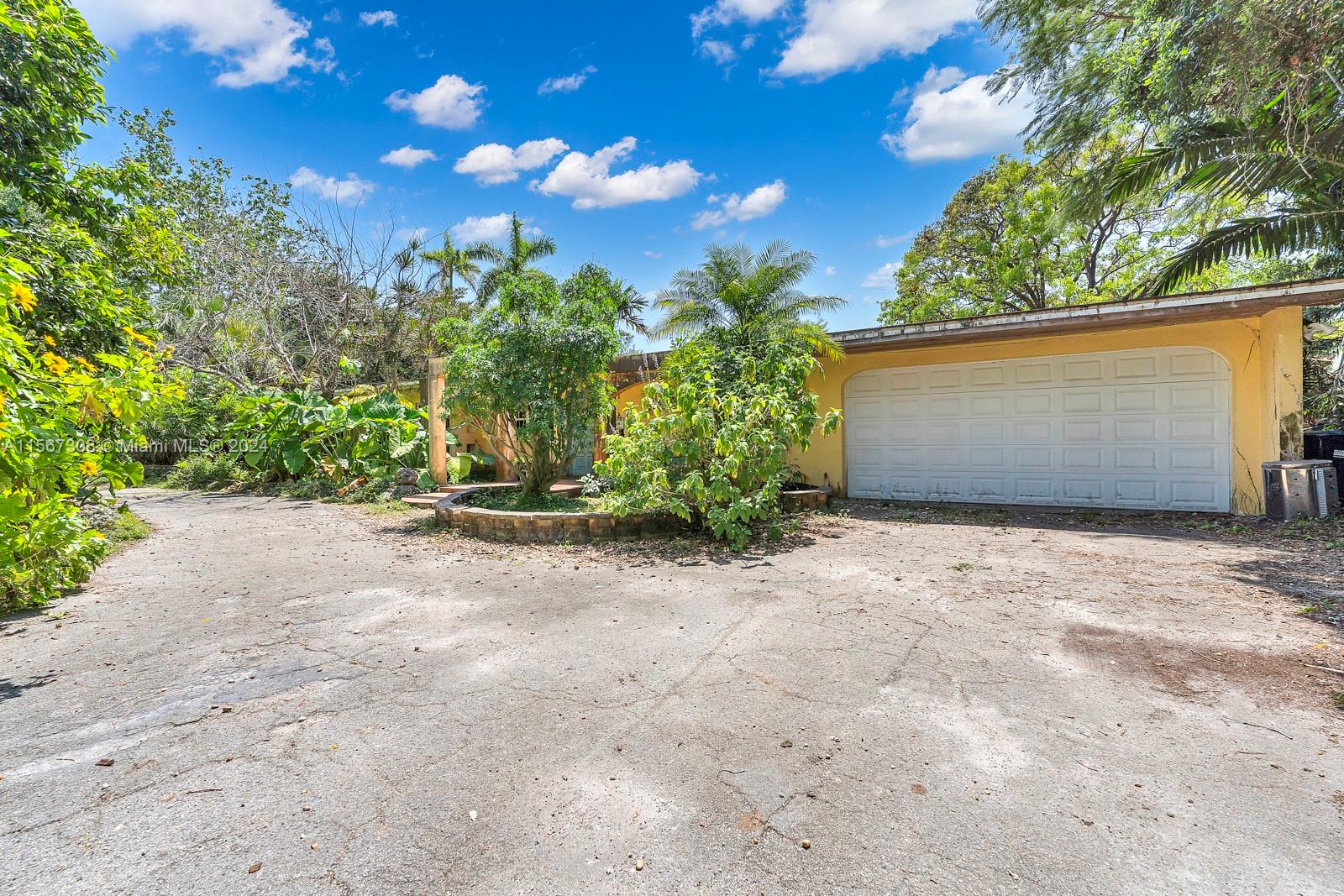 9800 SW 114th St