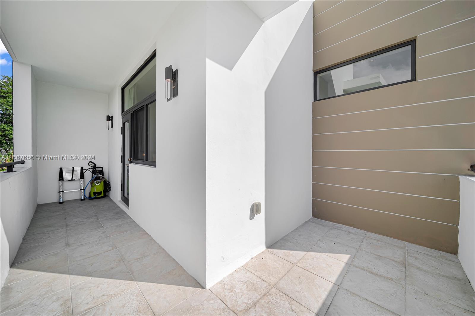 3443 Shipping Ave # 3443