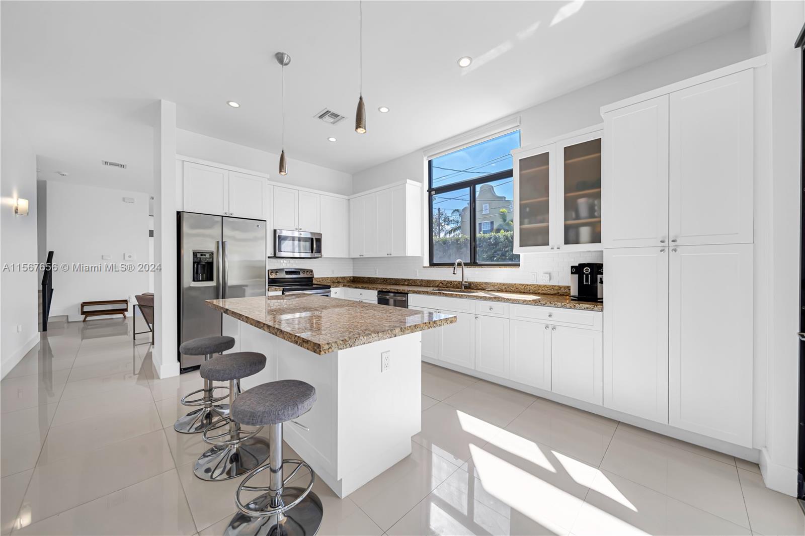 3443 Shipping Ave # 3443