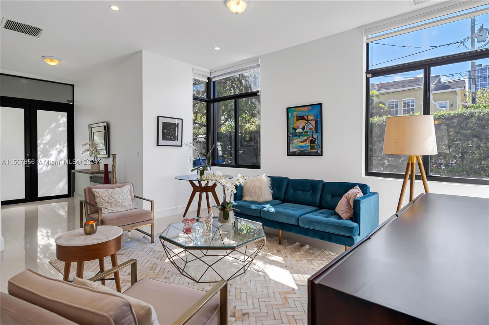 3443 Shipping Ave # 3443