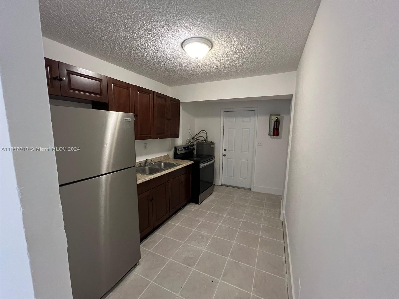 715 NW 15th Ter # 3