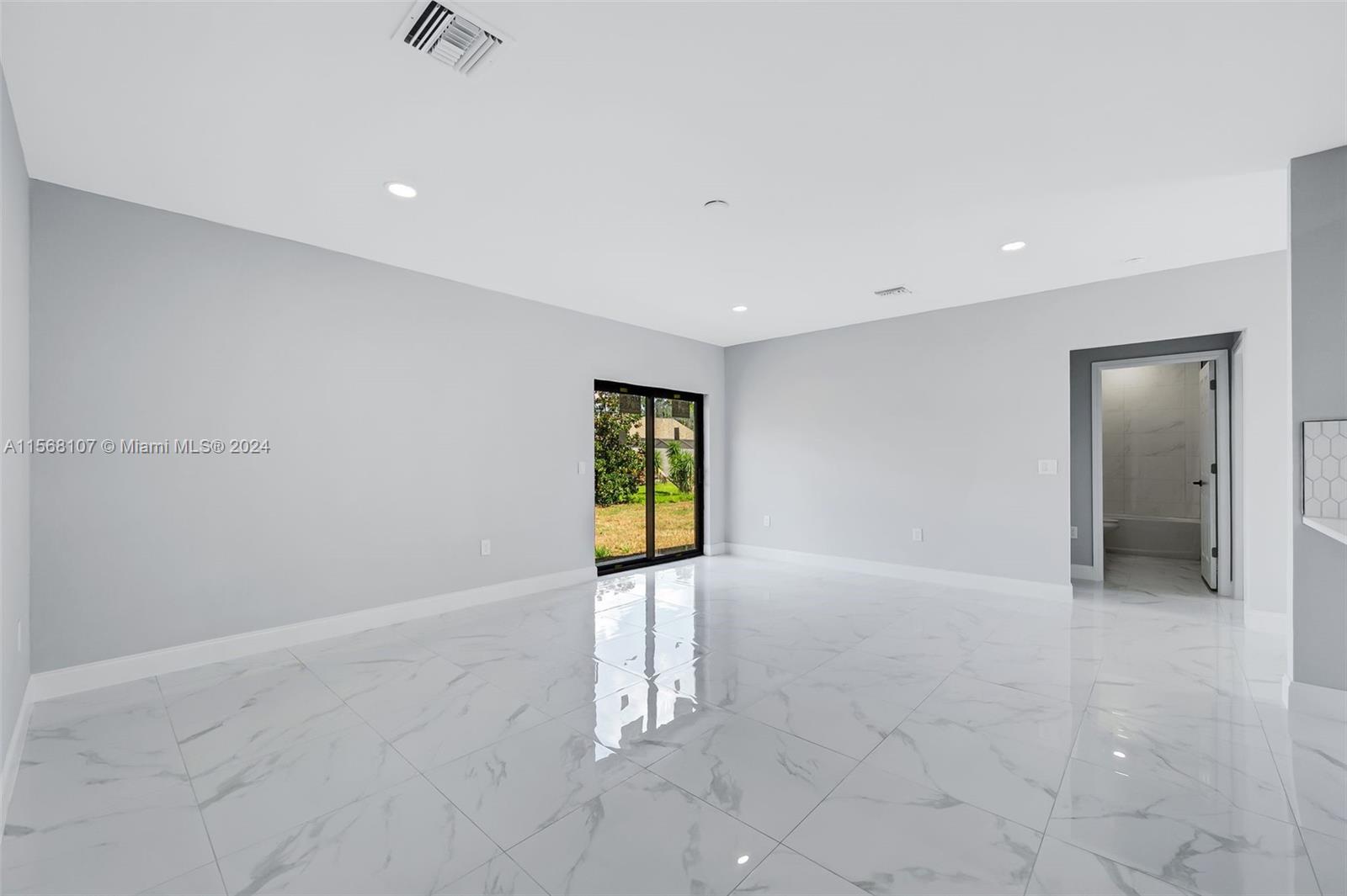 636 Eisenhower Blvd