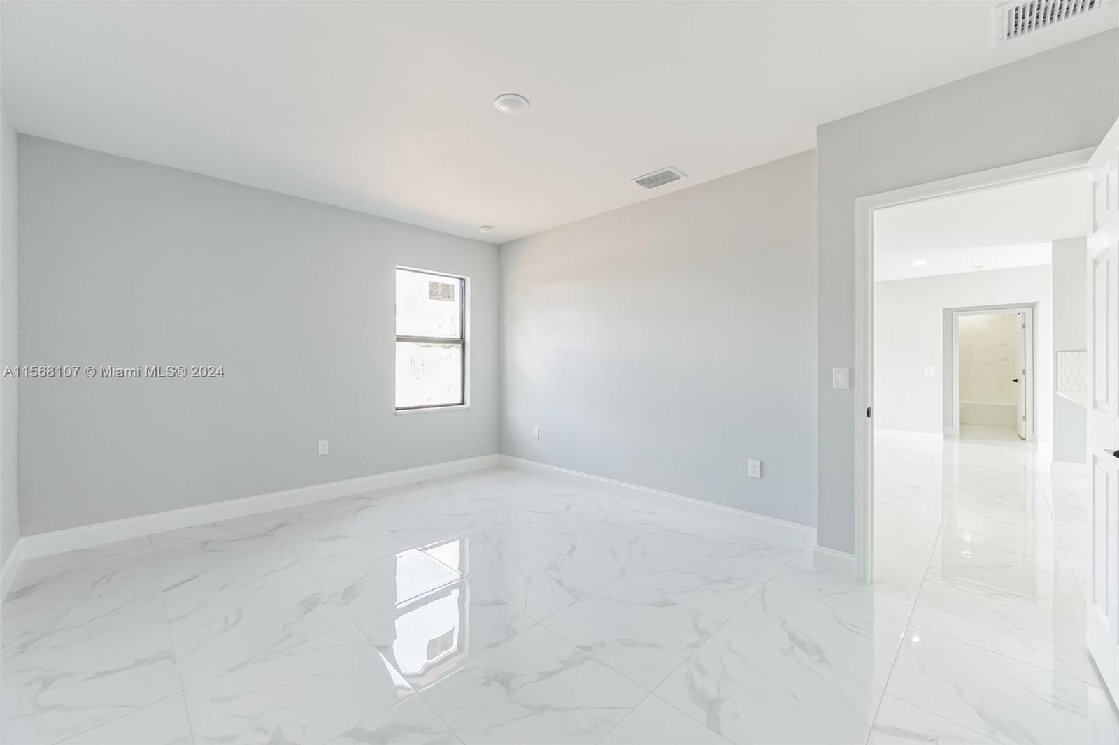 636 Eisenhower Blvd