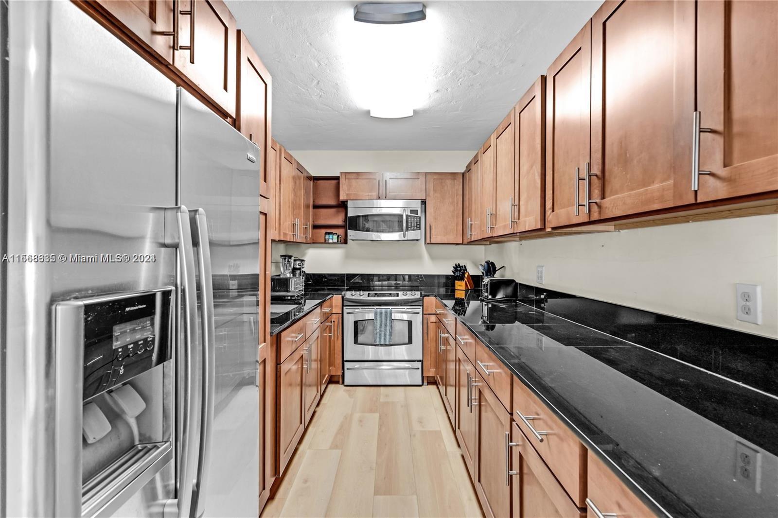 927 SW 15th Ave