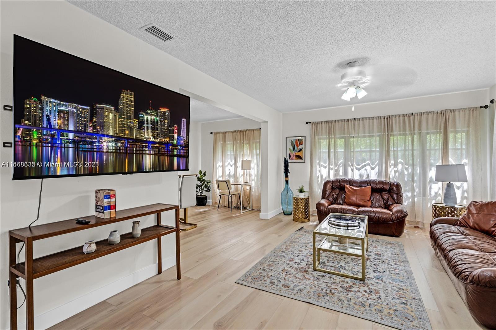 927 SW 15th Ave