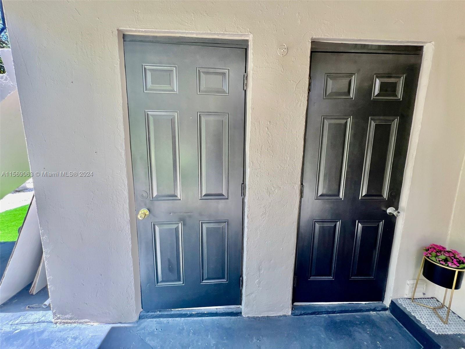 3520-22 SW 25th St