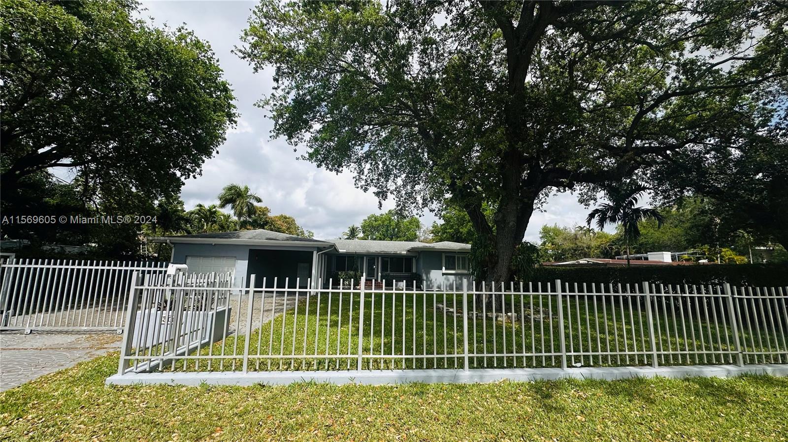 3055 NW 13th St Unit: .