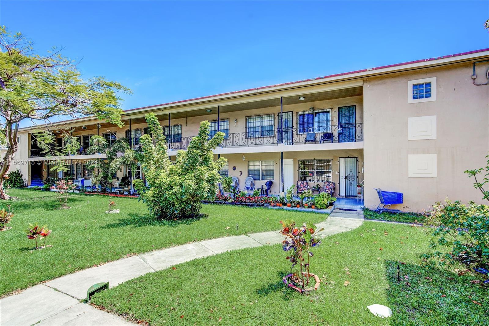 291 E 4th Ave # 3