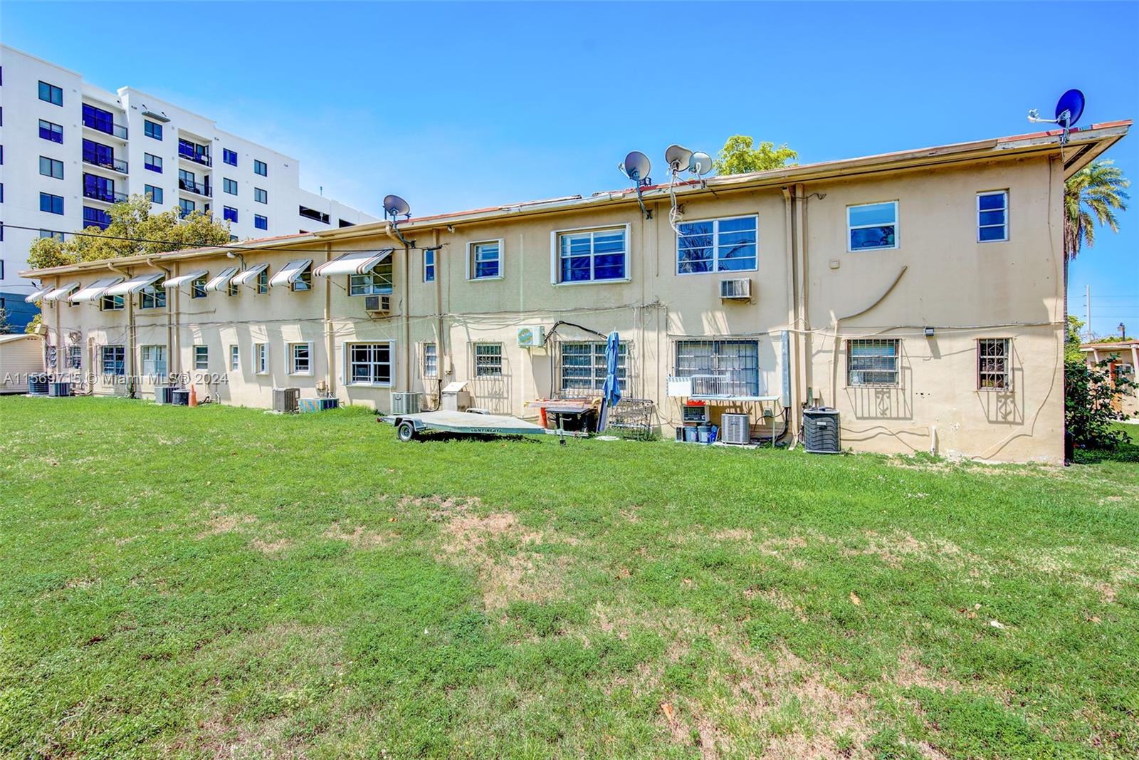 291 E 4th Ave # 3