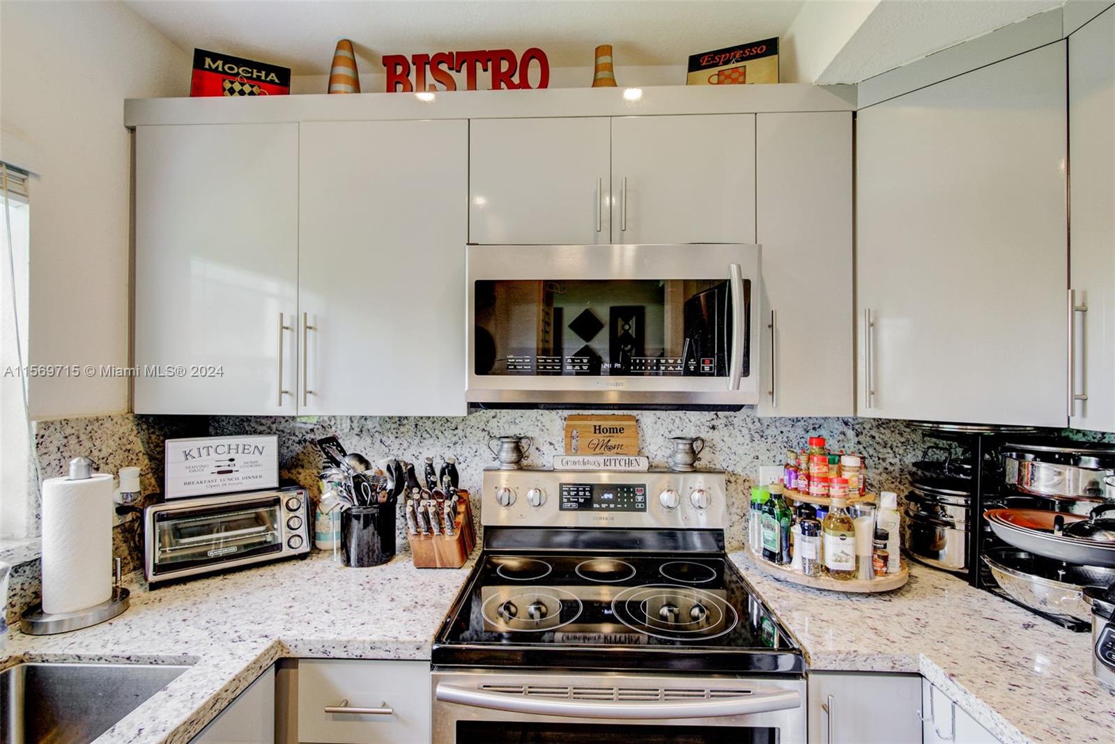291 E 4th Ave # 3