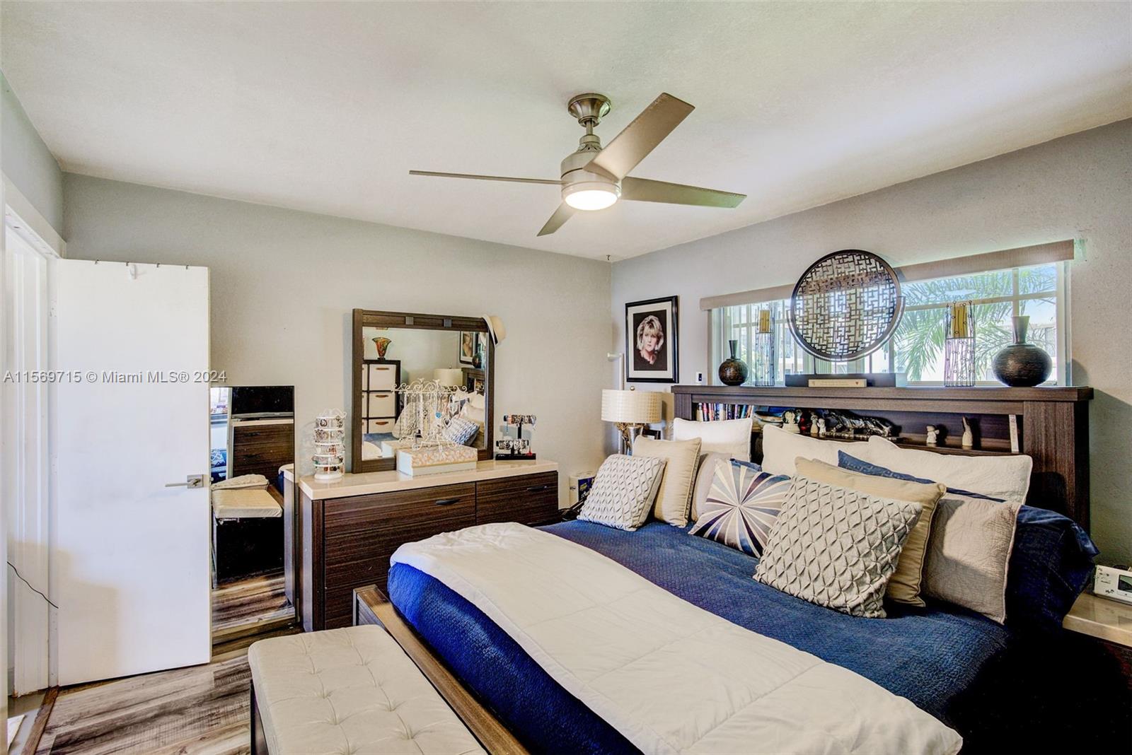 291 E 4th Ave # 3