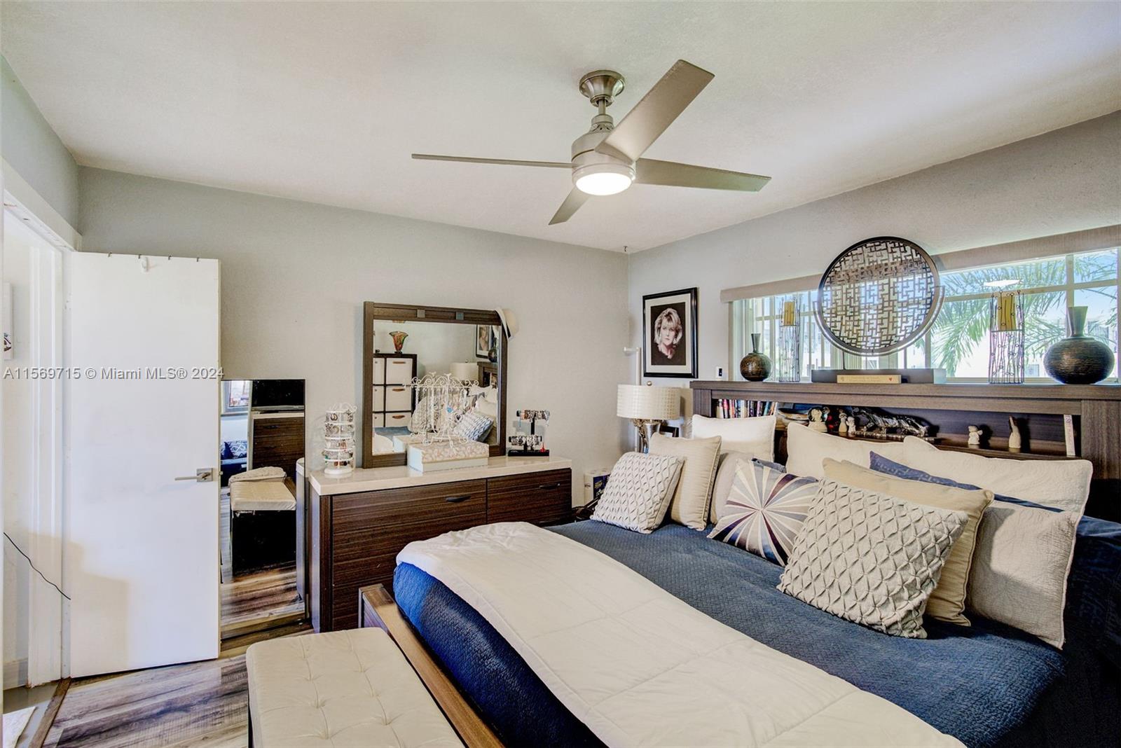 291 E 4th Ave # 3