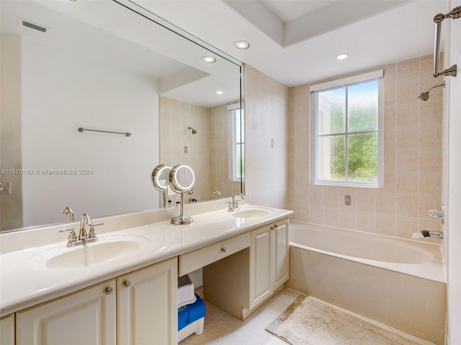 3123 NW 101st Place