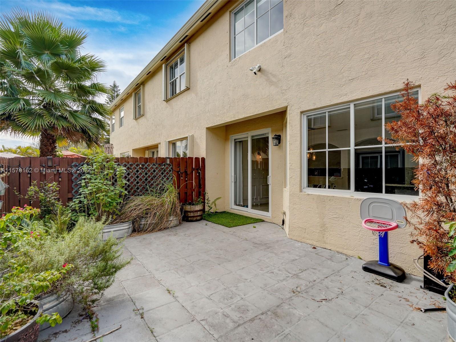 3123 NW 101st Place