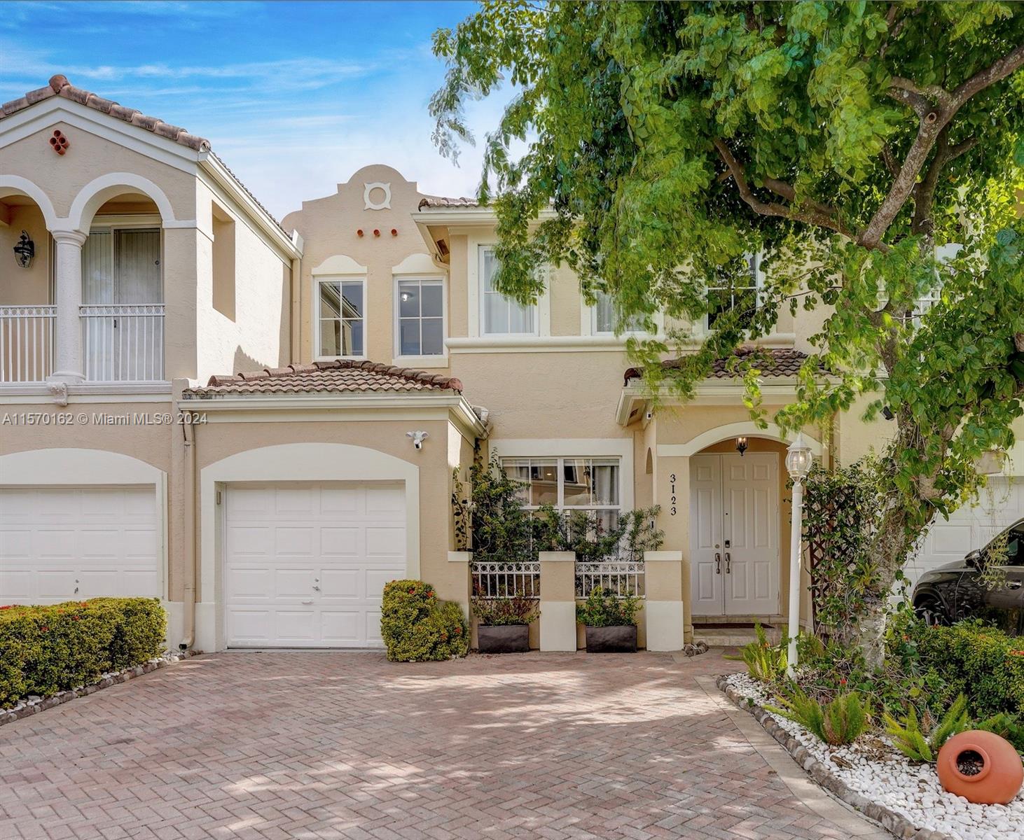3123 NW 101st Place