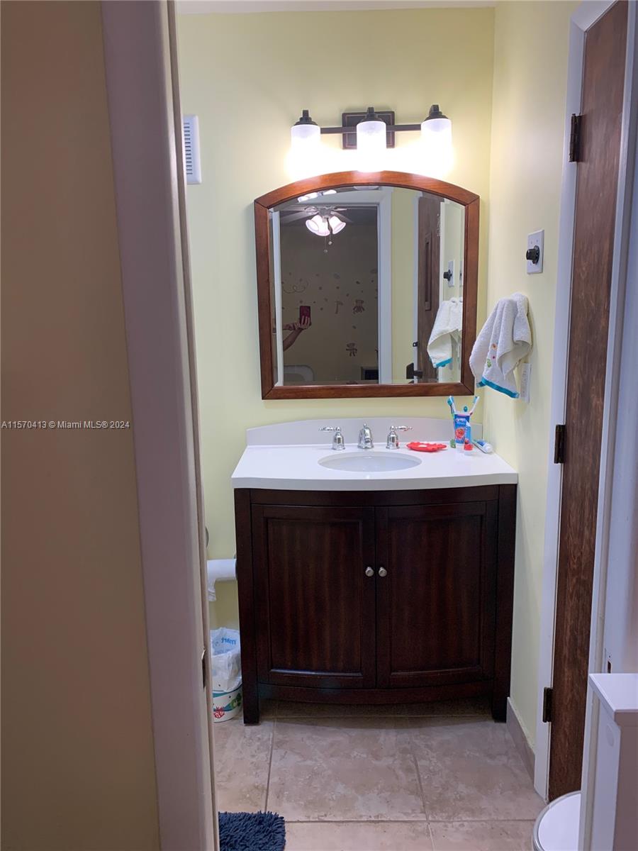 3910 Estepona Ave Unit: 8D5