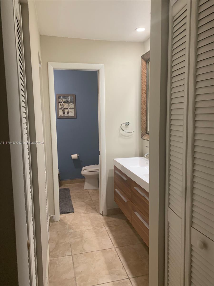 3910 Estepona Ave Unit: 8D5