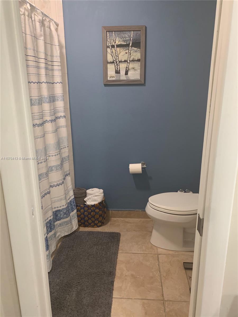 3910 Estepona Ave Unit: 8D5