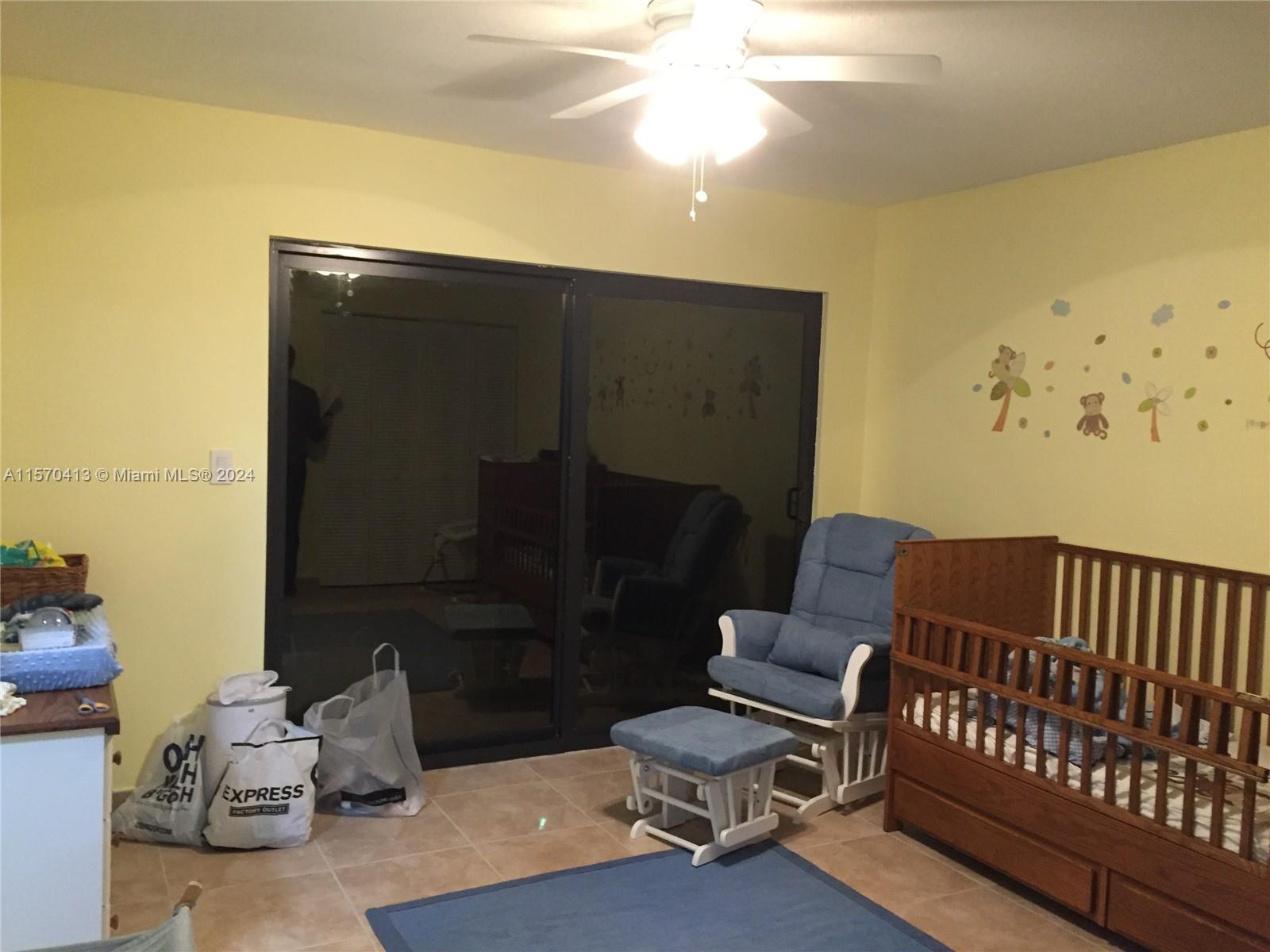 3910 Estepona Ave Unit: 8D5