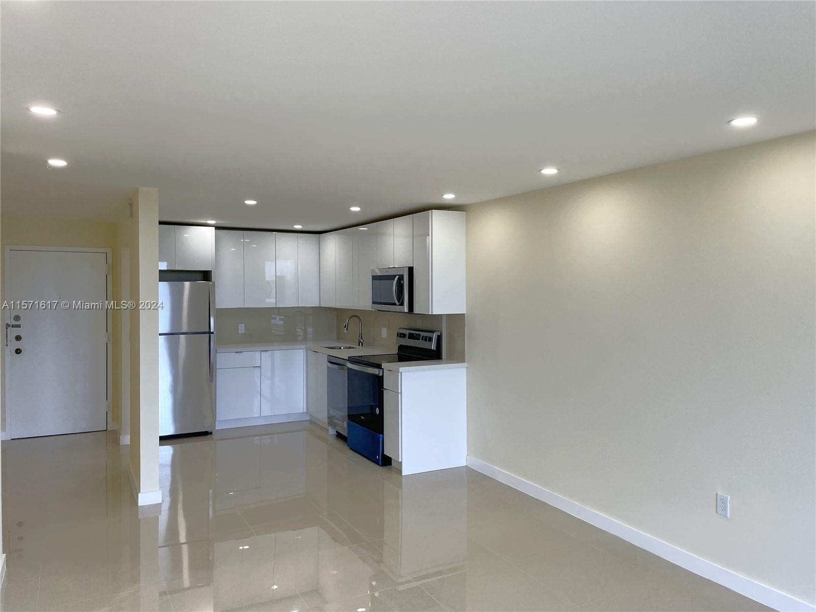 16851 NE 23rd Ave # 521 Unit: B-521