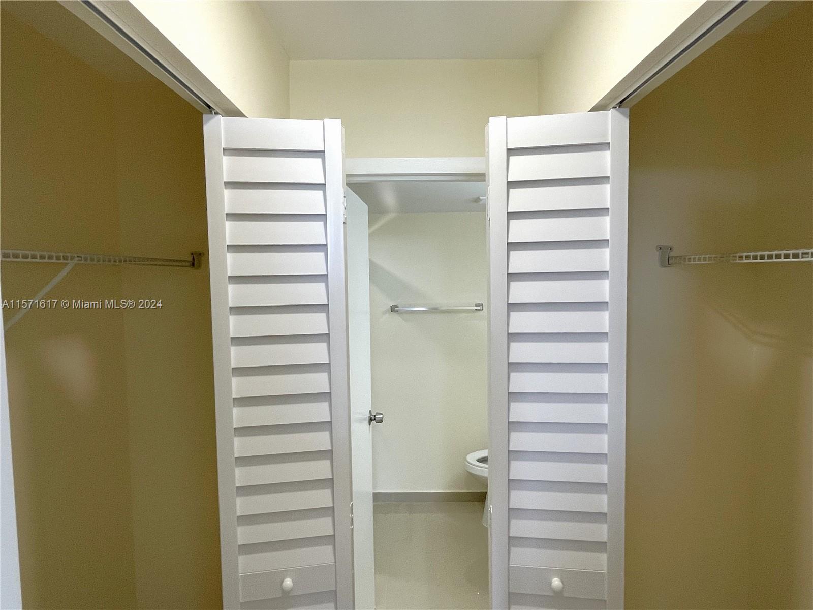 16851 NE 23rd Ave # 521 Unit: B-521