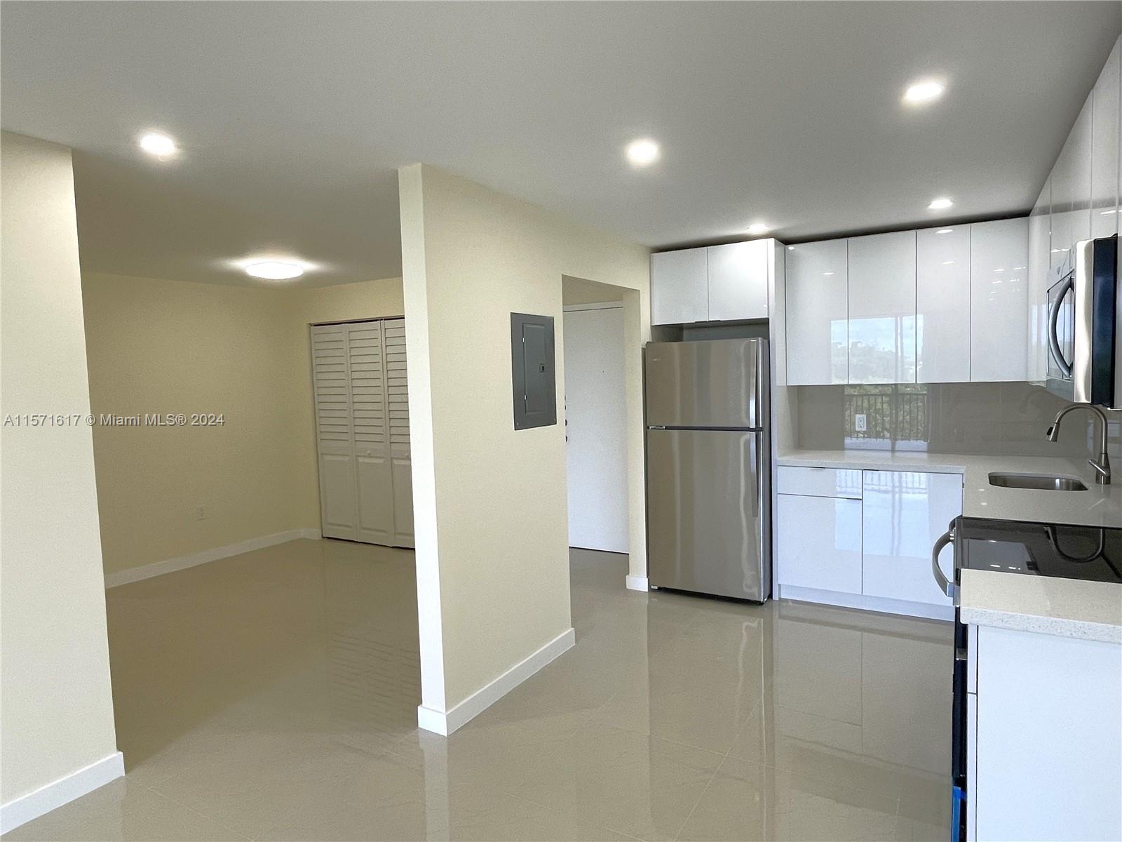 16851 NE 23rd Ave # 521 Unit: B-521