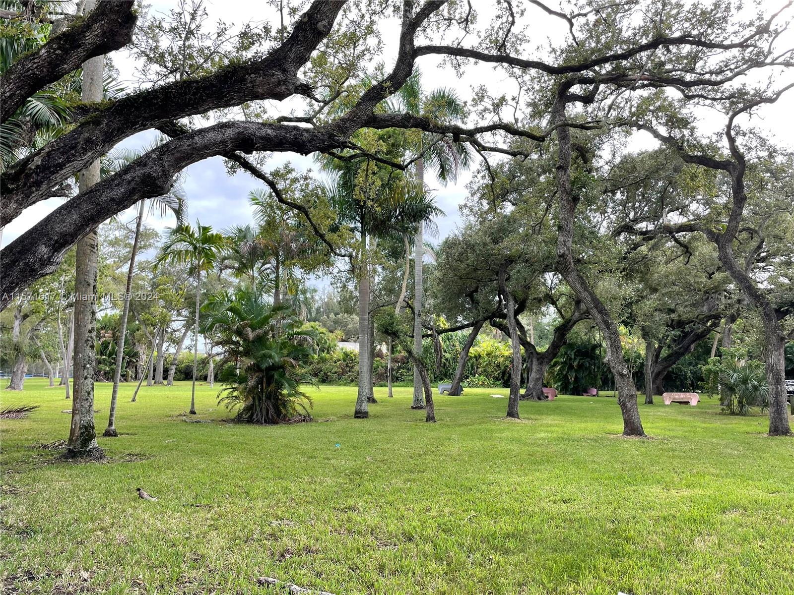 16851 NE 23rd Ave # 521 Unit: B-521