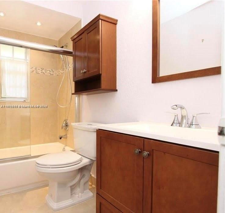 8650 SW 109th Ave # 214 Unit: 3-214