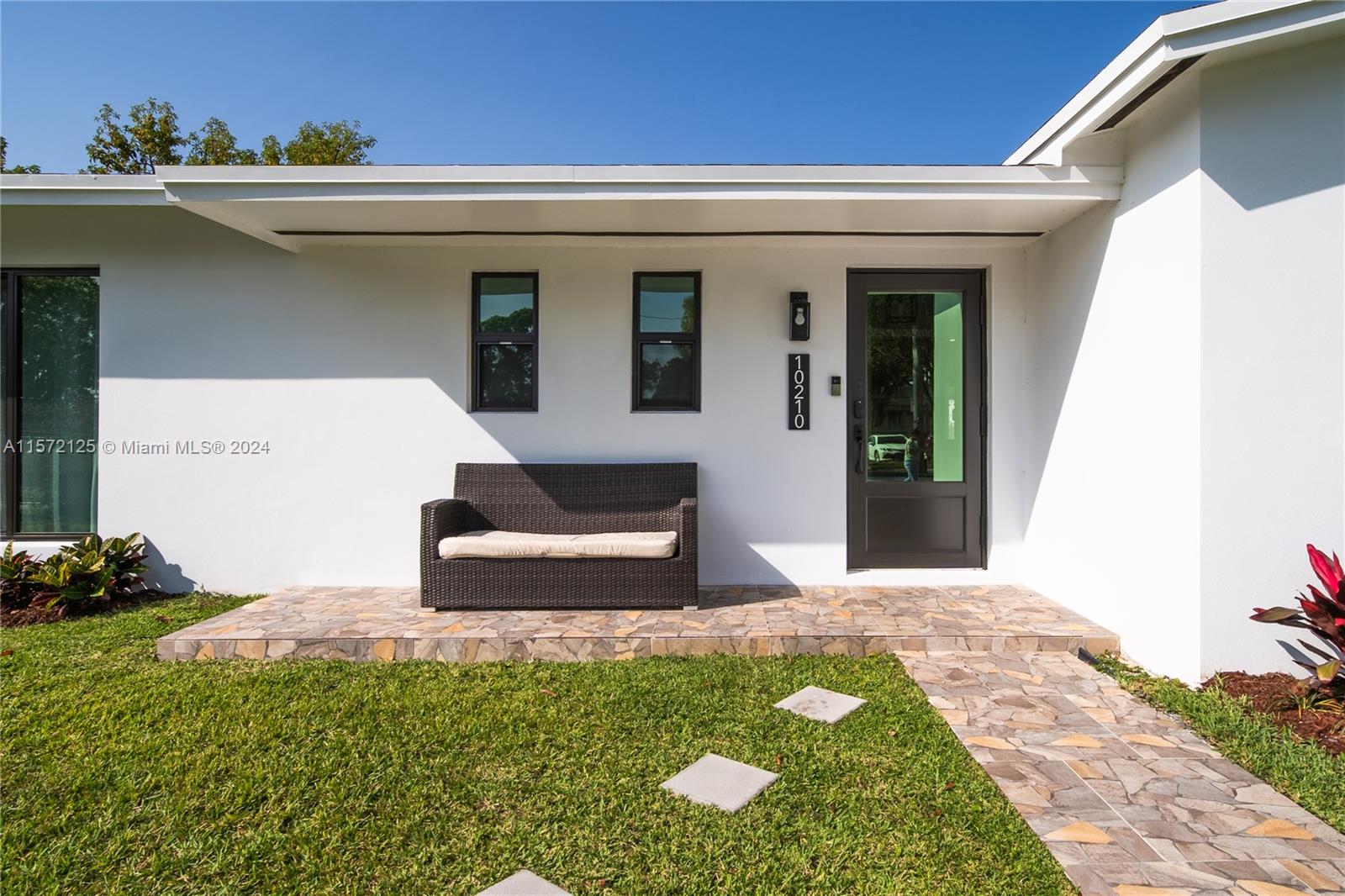 10210 SW 194th St