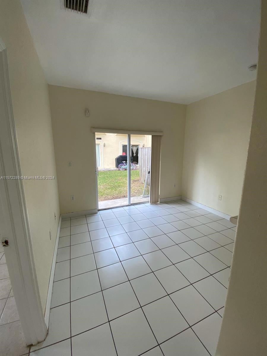 1663 SE 27th Dr # 100