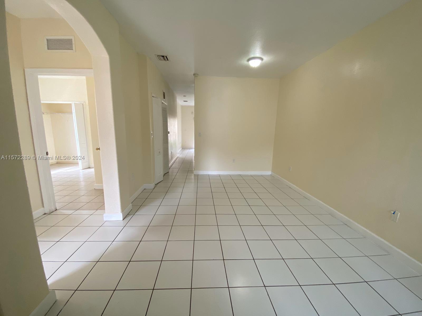 1663 SE 27th Dr # 100