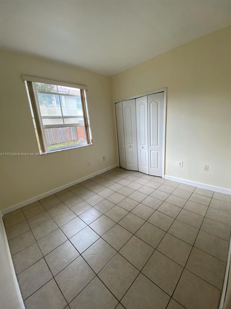 1663 SE 27th Dr # 100