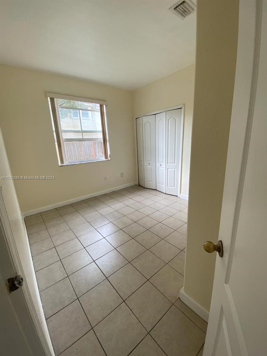 1663 SE 27th Dr # 100