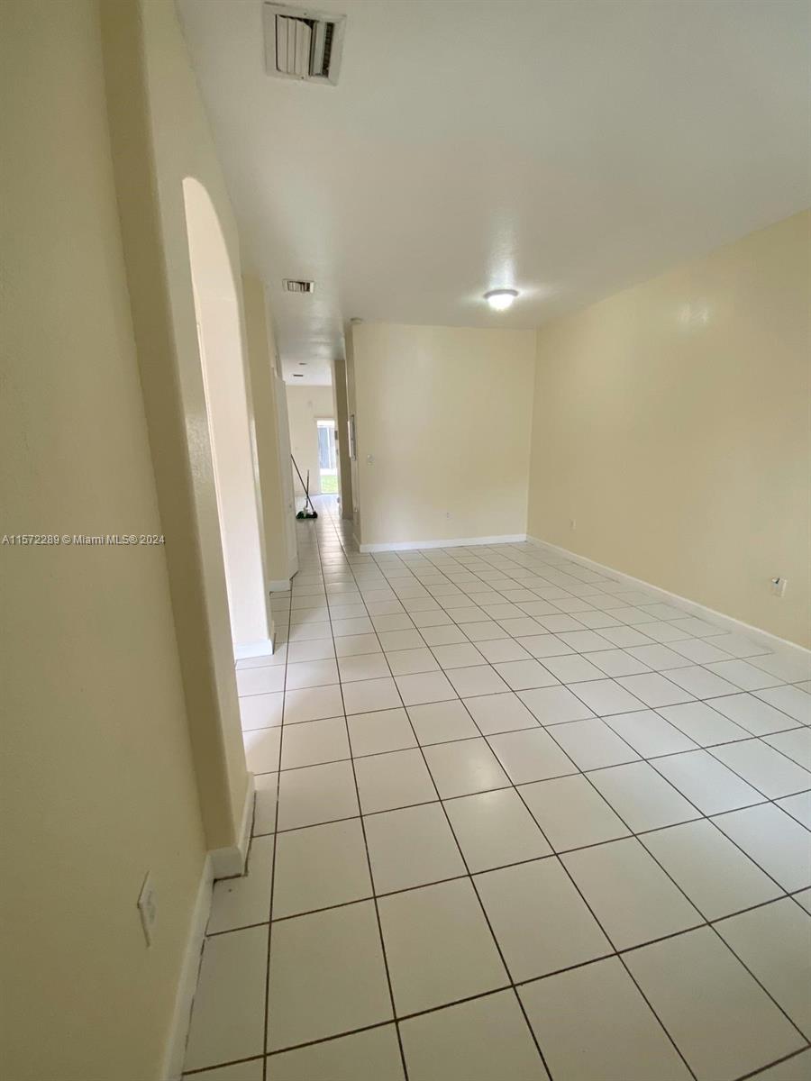 1663 SE 27th Dr # 100